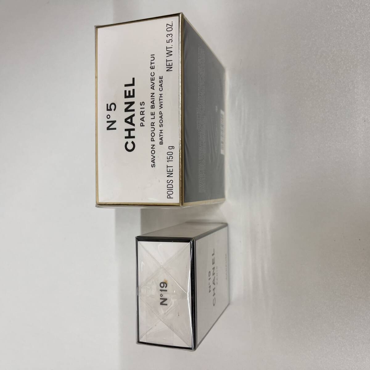 【C-24491】CHANEL シャネル 香水 シャネル COCO SAVON サヴォン バスソープ 150g セット売り №19 14ml №5 150ｇ 未開封 _画像5