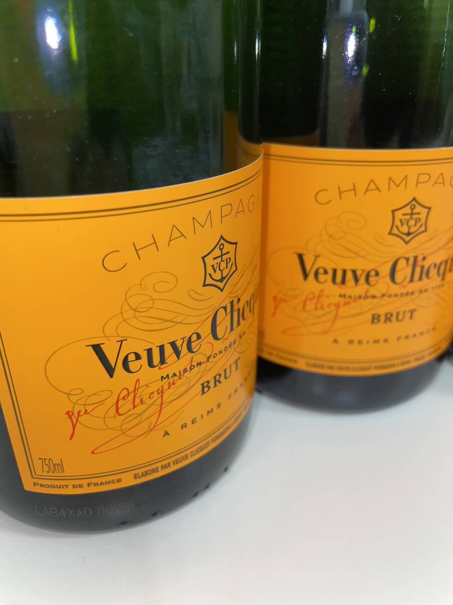 【F-14740】 未開栓 Veuve Clicquot BRUT 250周年記念 3本セット ヴーヴクリコ イエローラベル ブリュット シャンパン 750ml 12%の画像2