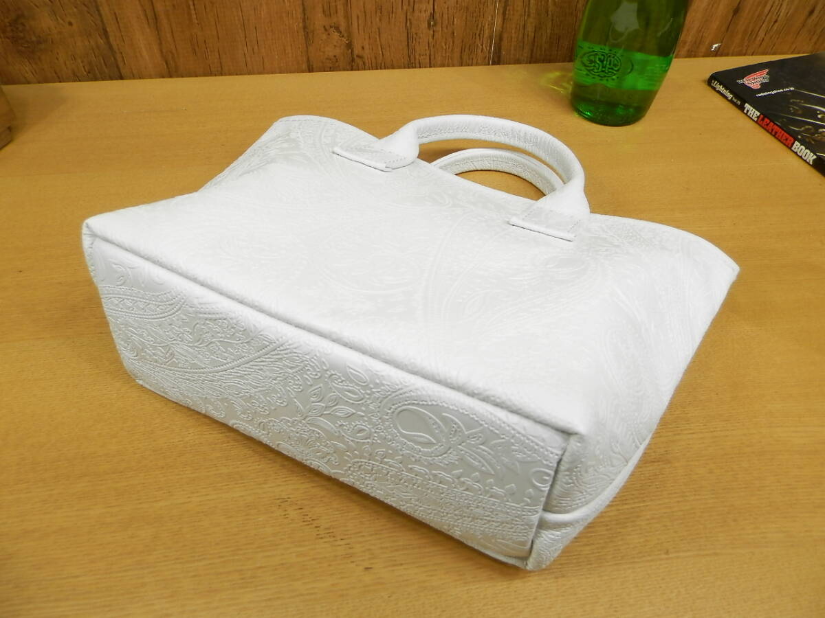 ☆XSサイズ☆白ペイズリー柄レザーのミニトートバッグ!日本製ホワイト白ステッチ本革ハンドメイドの画像4