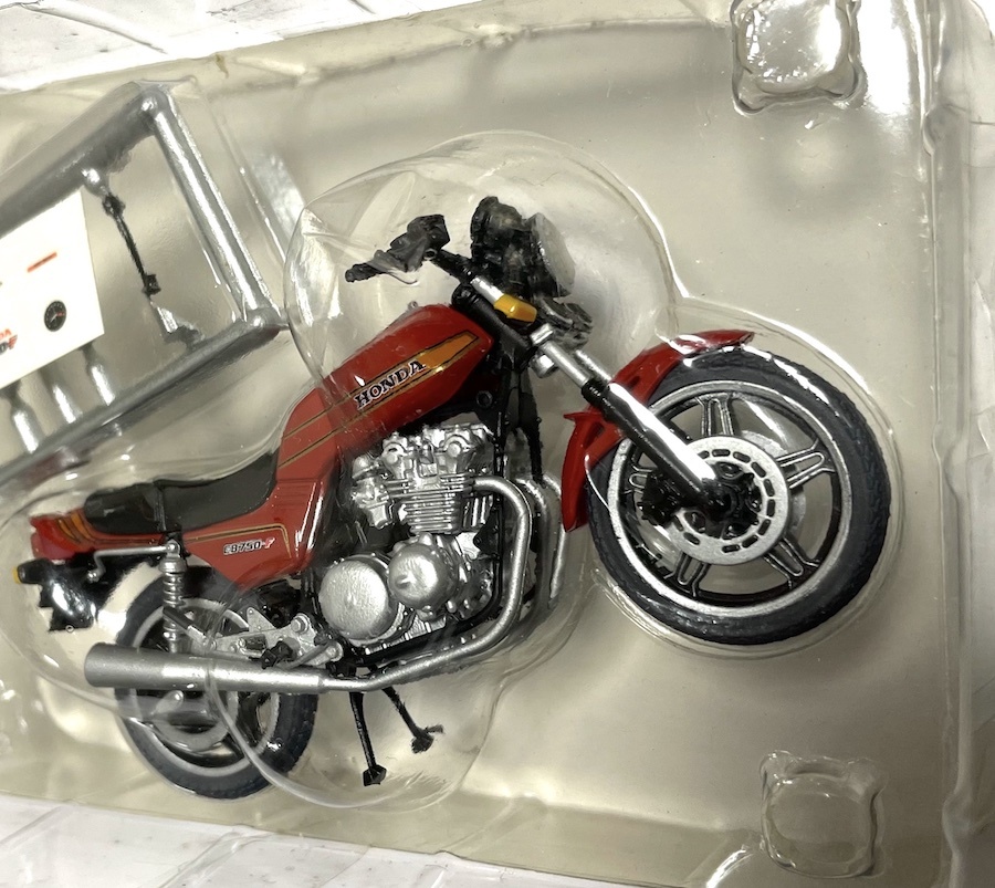 エフトイズ 1/24 ロードバイクコレクション HONDA CB750Ｆ キャンディ ブルゴーニュレッド 赤 F-toys ヴィンテージバイクキット_画像4