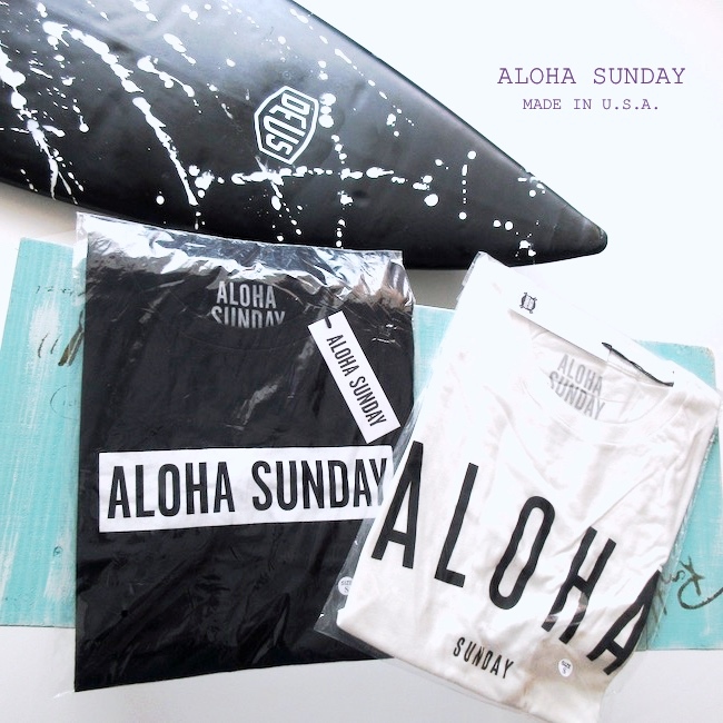 【ALOHA SUNDAY アロハサンデー / U.S.A.】新品 ロゴ Tシャツ 白/黒 ２枚セット!! （ MADE IN U.S.A .ALOHA BEACH CLUB 男女均可）の画像1