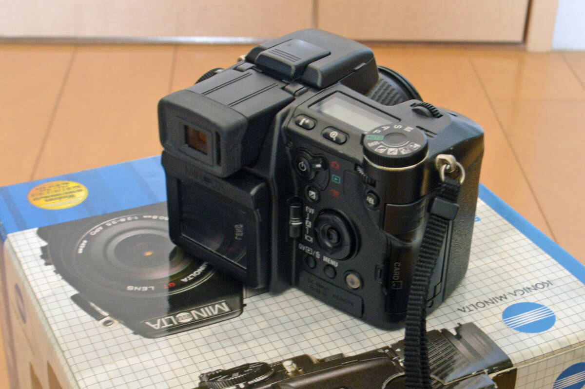  Minolta compact цифровая камера MINOLTA DiMAGE A1