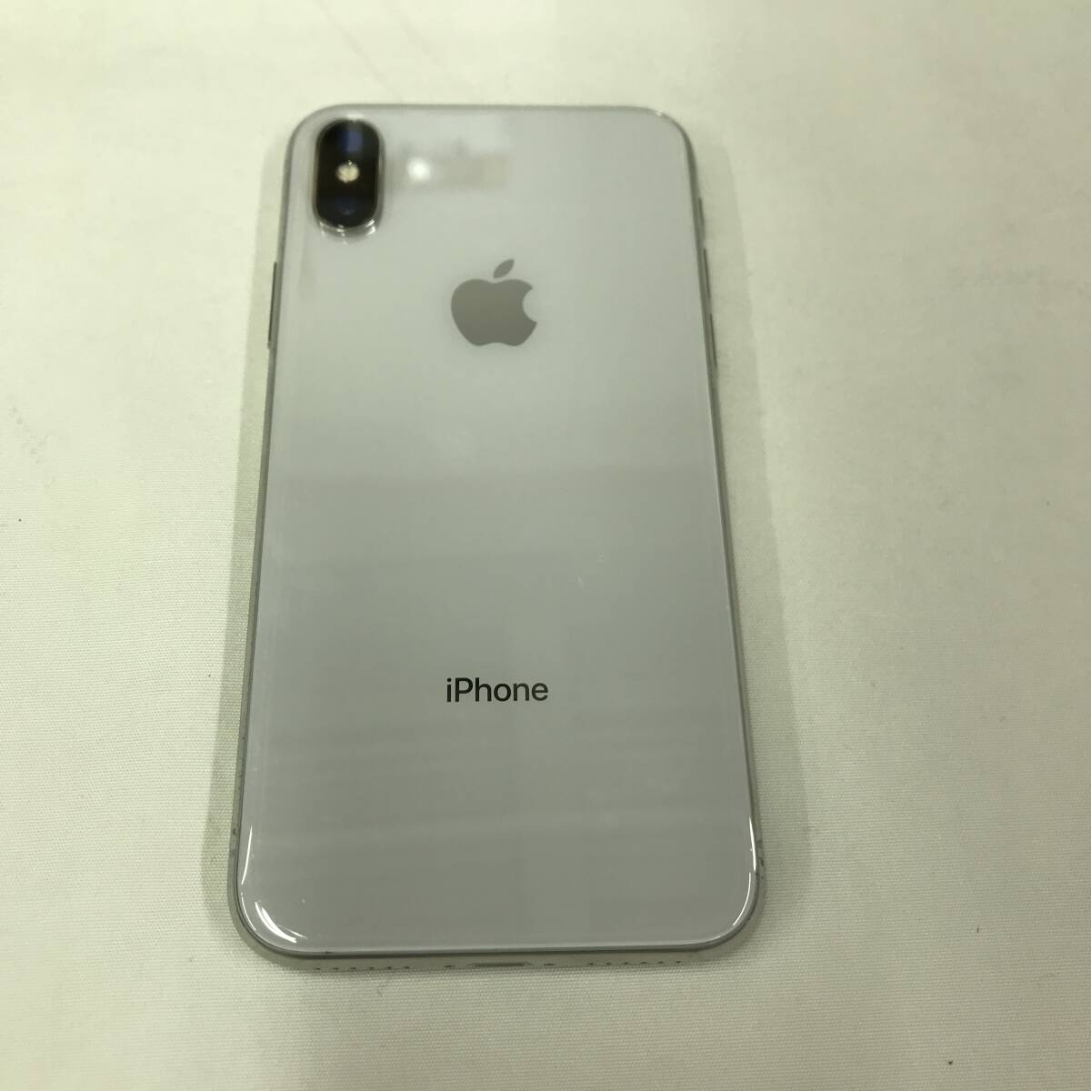 sx865 送料無料！動作品 SIMフリー iPhoneX 256GB Silver MQC22J/A 元キャリアau 判定：◯ 最大容量：76% 本体のみ_画像6