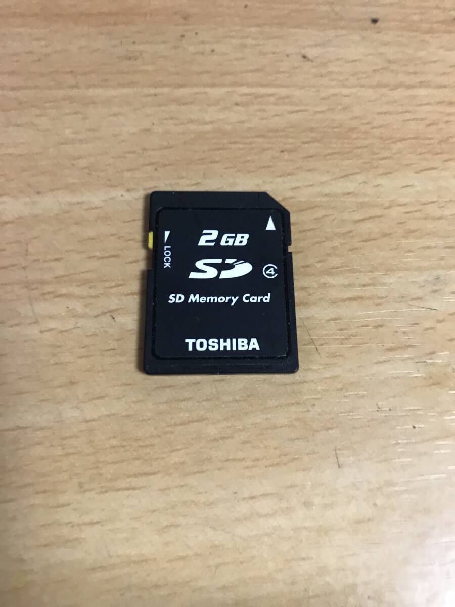 TOSHIBA SDカード クラス4 2GB中古動作品の画像1