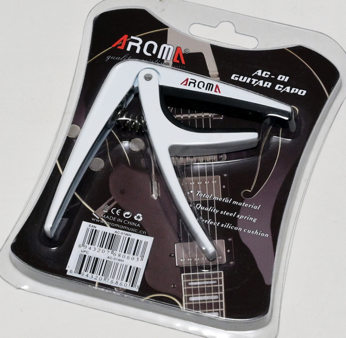 AROMA AC-01WH アロマ 丈夫な金属製カポタスト 高品質バネ&シリコンクッション採用  ギター全般用クィックカポの画像1