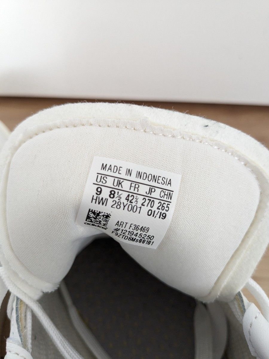 アディダス adidas スニーカー ホワイト 未使用に近い品です