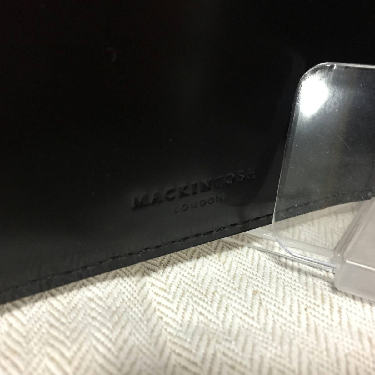 sale美品（送料）マッキントッシュロンドン■二つ折り財布 ライトグレーベージュ 鏡面加工レザー 1.7万 MACKINTOSH