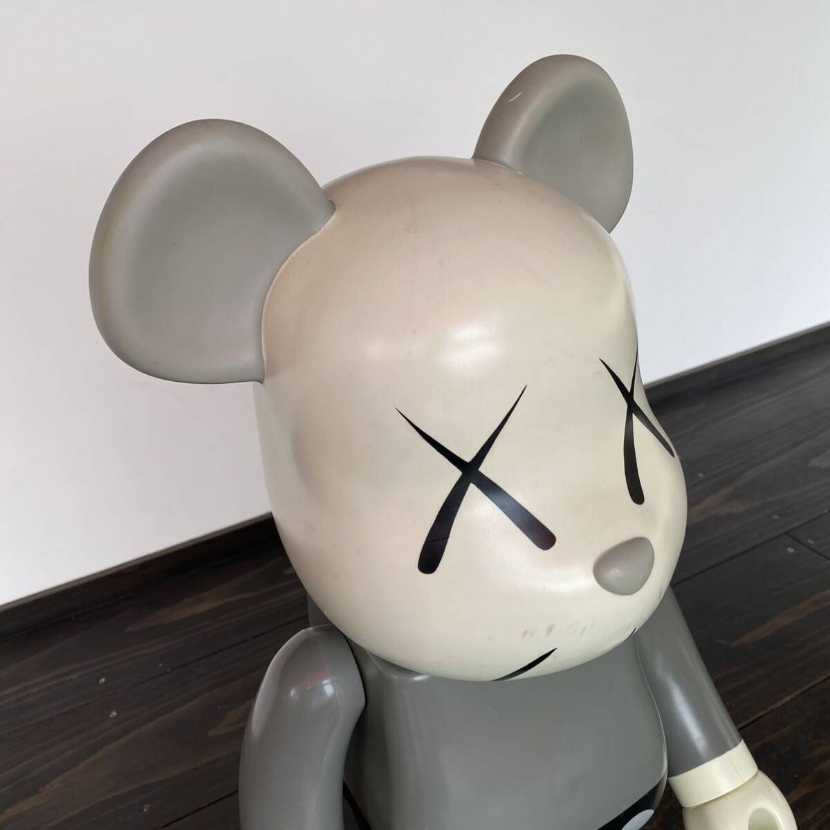 【KAWS カウズ BE@RBRICK ベアブリック 1st 1000％ 2002 初代 箱無 フィギュア MEDICOM TOY メディコムトイ 美品 ブライアン ドネリー】_画像5