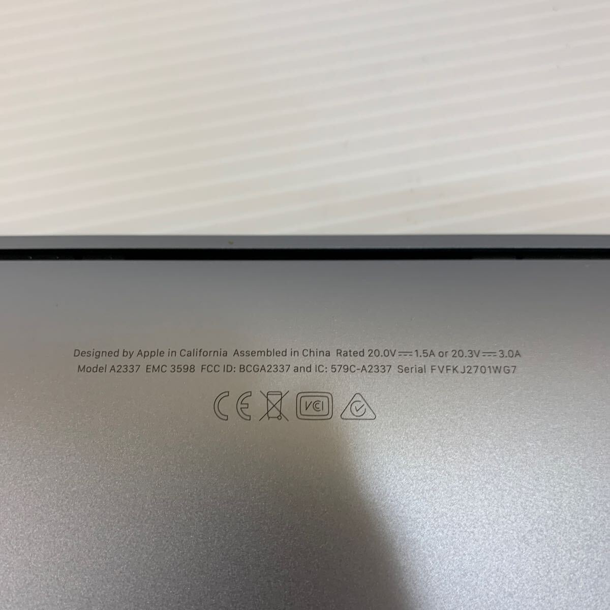 Apple MacBook Air A2337 M1チップ搭載 アップル 16GB 256GB バッテリー100% 放電回数26回　ほぼ未使用品　（03.21）_画像3