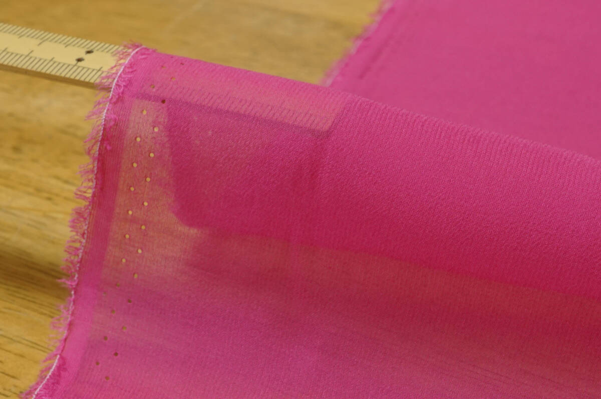 *シルク100％ シルクシフォン薄地ソフト強透過ビビットピンク長5ｍ巾135㎝ ブラウス チュニック キャミワンピ スカート フォーマル_画像6