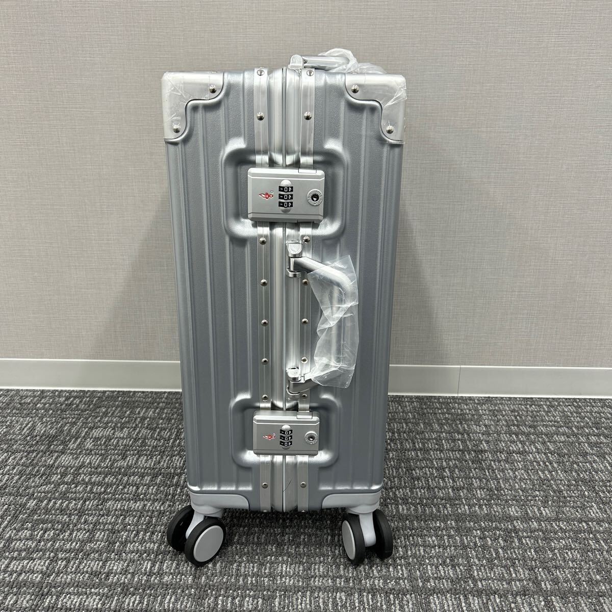  Carry case suitcase machine inside bringing in 40L carry bag silver 