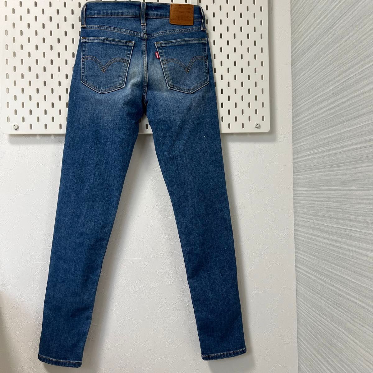 レディースデニム　LEVI'S W24L30 BORROWED FROMTHEBOYS リーバイス　ジーパン　ジーンズ　