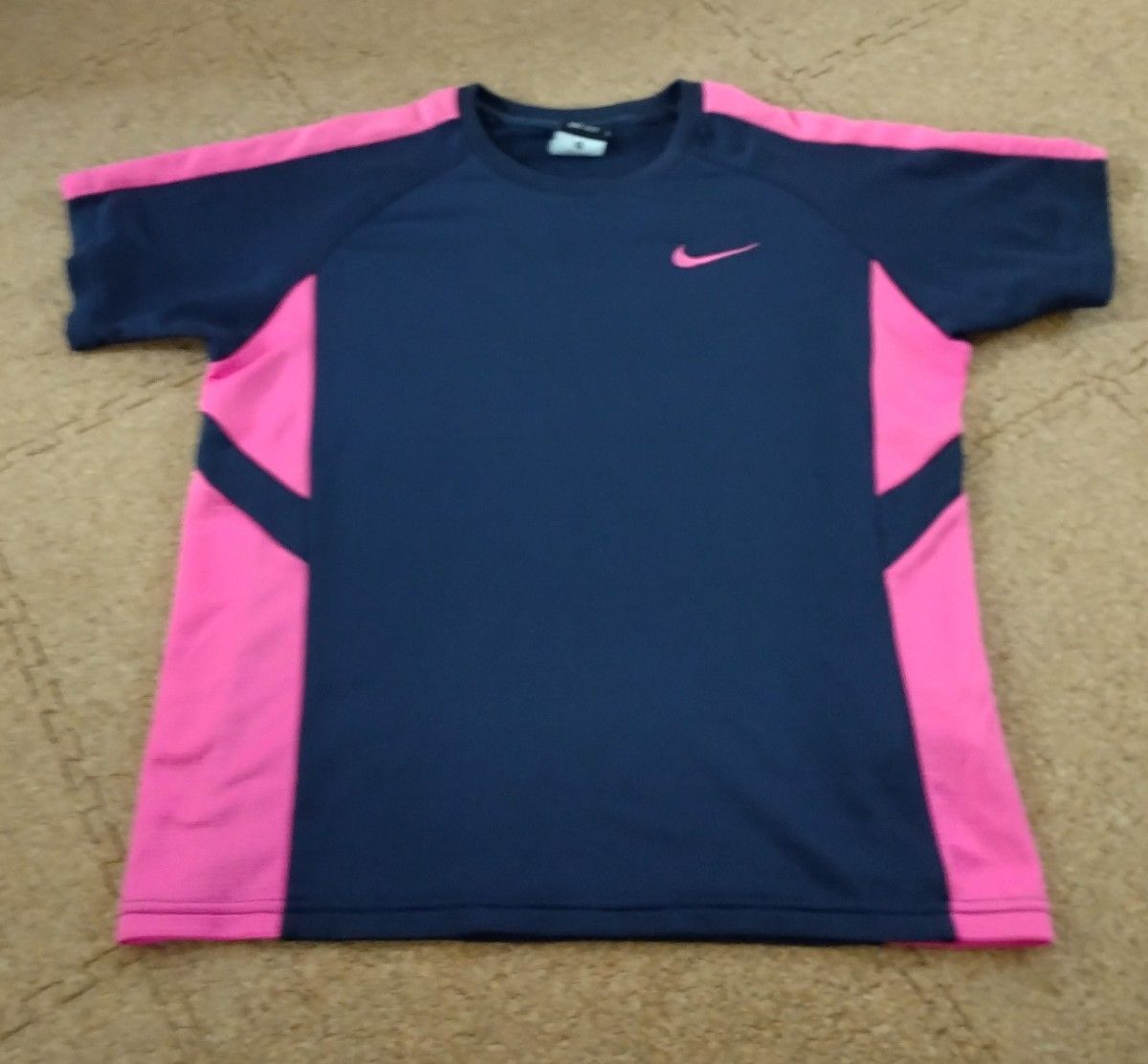 半袖Tシャツ ナイキ スポーツウエア ドライフィット　ジュニアサイズ 女の子 NIKE ピンク×ネイビー ラッシュガード