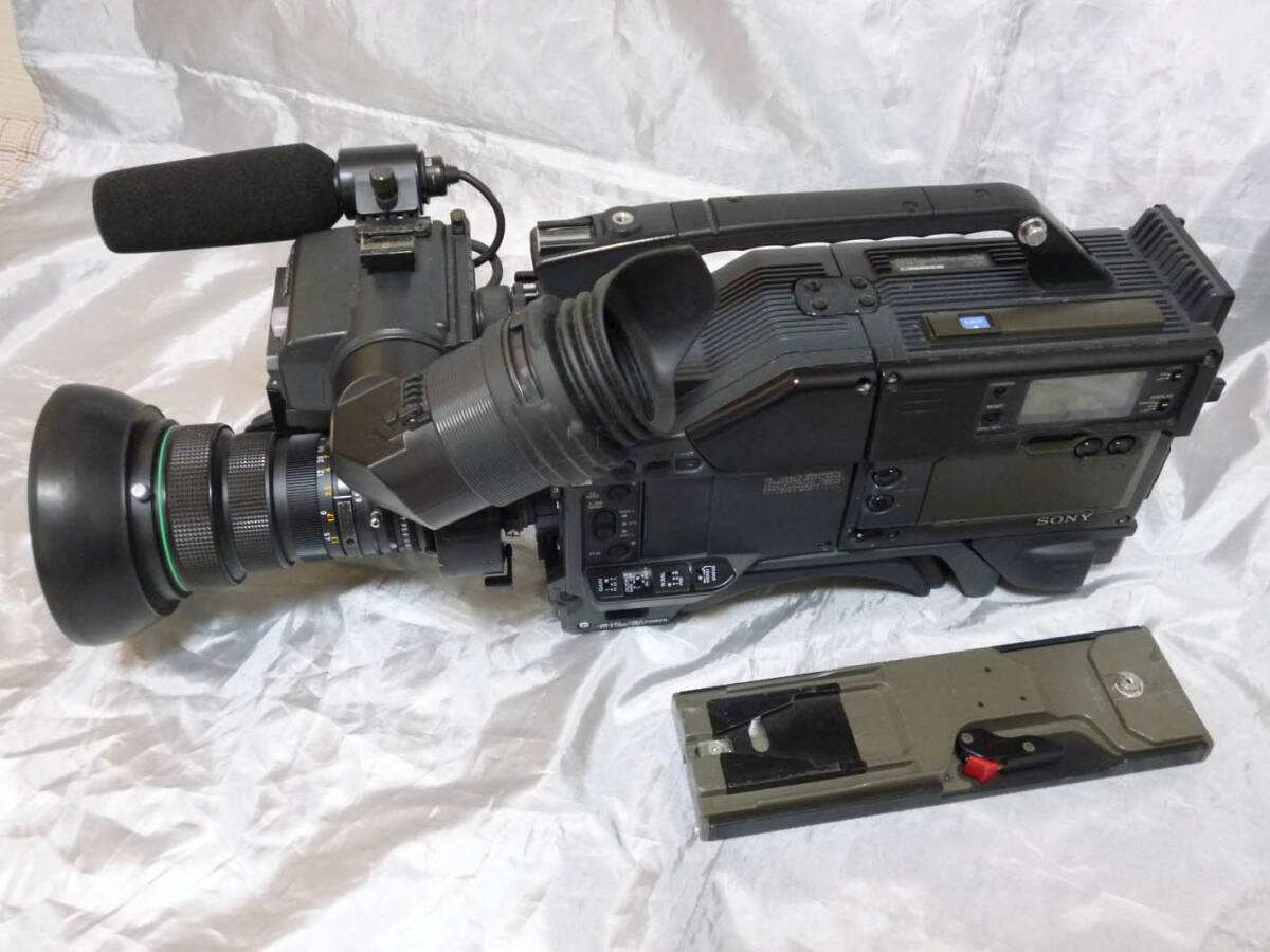Yahoo!オークション - SONY DSR-130 VCT-U14+ケース付き Yahoo!オークション - SONY DSR-130 VCT-U14+ケース付き