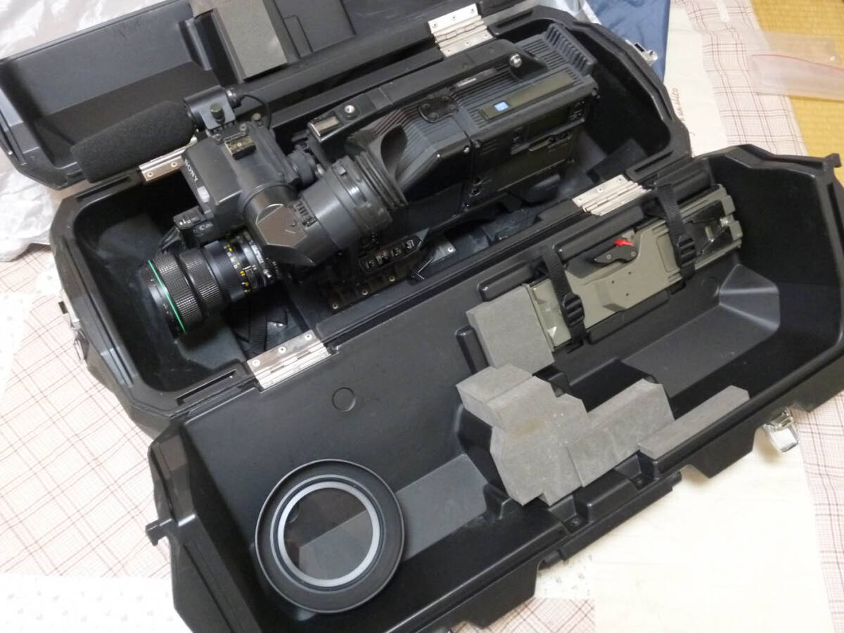 Yahoo!オークション - SONY DSR-130 VCT-U14+ケース付き Yahoo!オークション - SONY DSR-130 VCT-U14+ケース付き