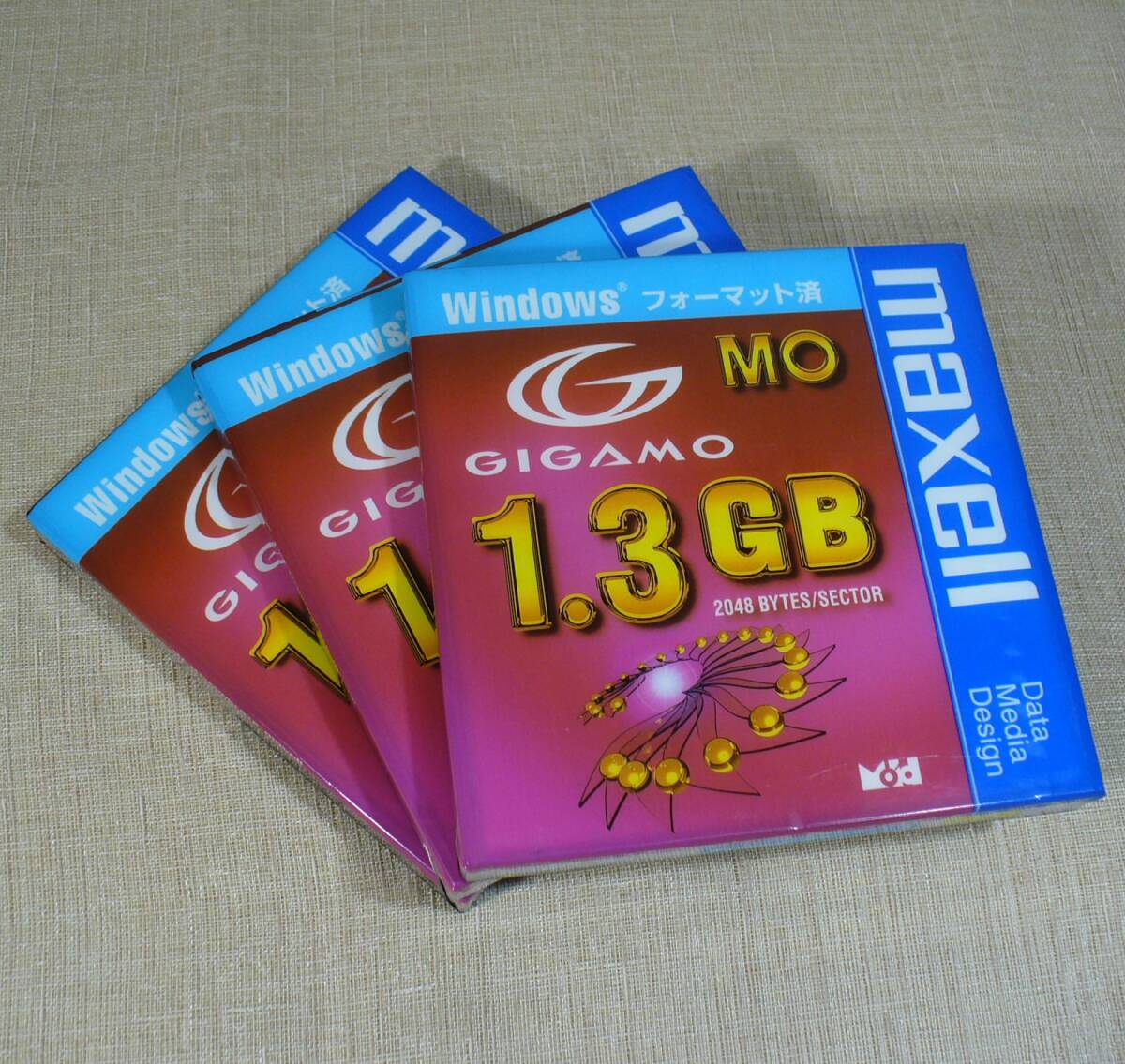 maxell MA-M1300WIN.B1P GIGAMO MO диск 1.3GB Windows формат settled 3 шт. комплект нераспечатанный товар!