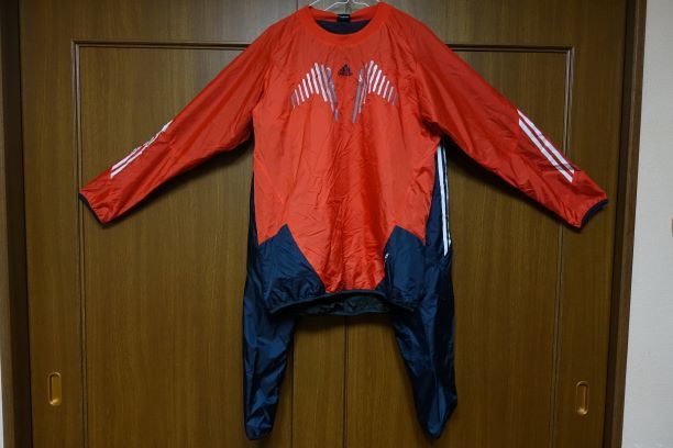 送料無料 超レアシリーズ　アディダスadidasサッカーウインドブレーカー(2013日本代表プラクティクシャツ色違い赤)上下セット　Lサイズ
