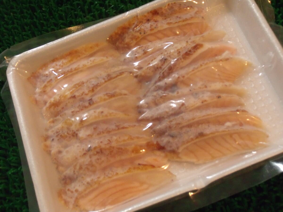数量限定■即決■寿司ネタ用 味付き揚げトロサーモンスライス サーモンハラス 8g 100枚(20枚×5パック) 同梱可能の画像1