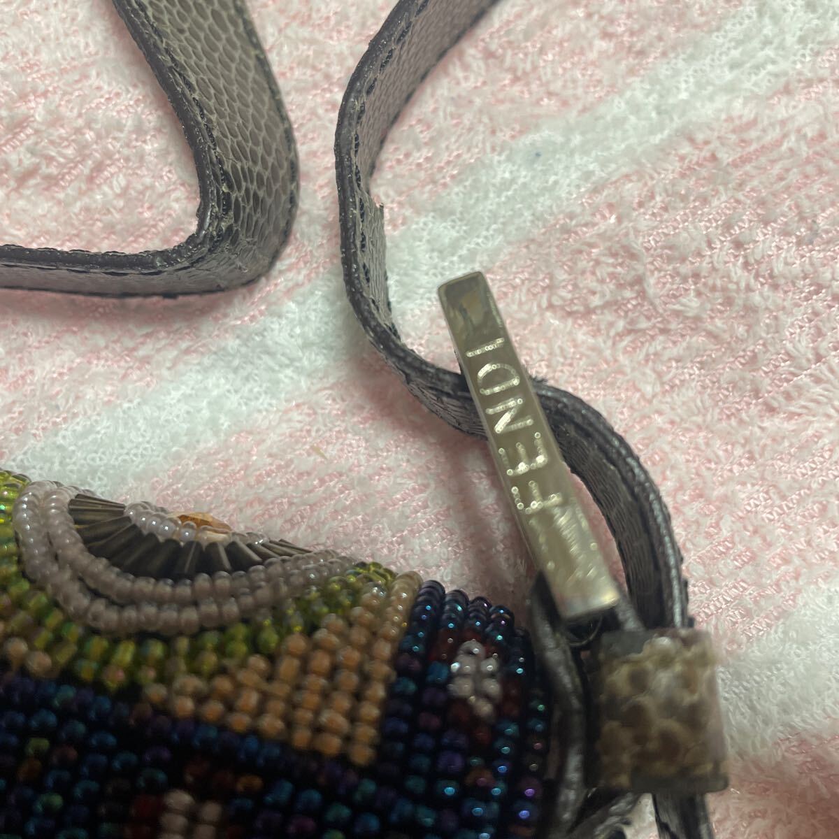 フェンディ ショルダーバッグ ハンドバッグ カラフル 蛇柄肩紐 詳細不明の画像3