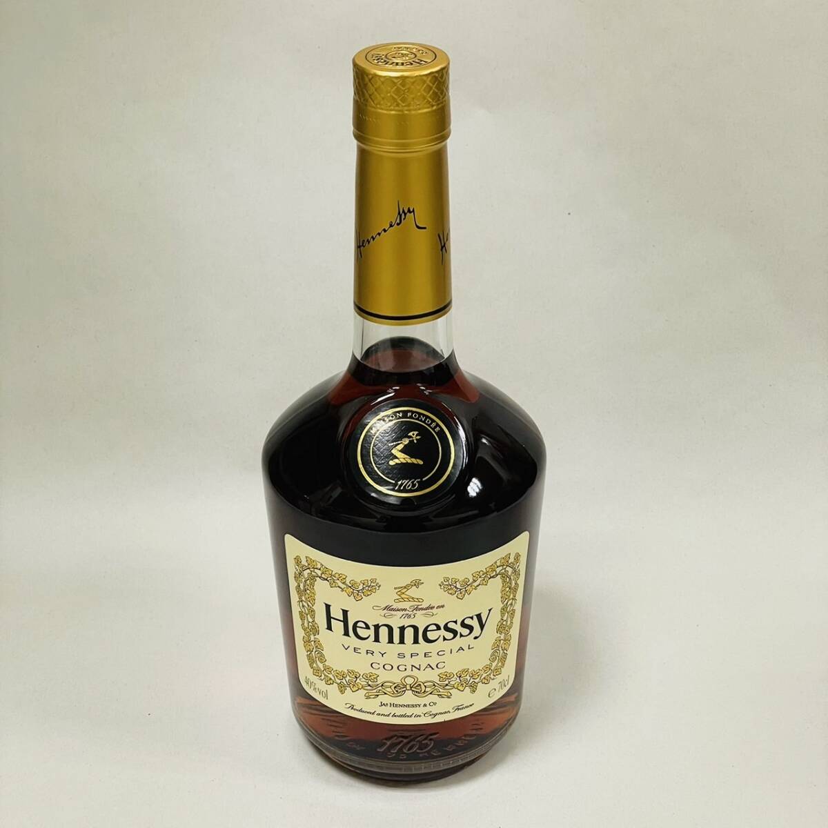 【MIA-9540YN】１円 ～ 未開栓 Hennessy Very Special ヘネシー ベリースペシャル コニャック ブランデー 700ml 40％ 古酒 箱付き の画像2