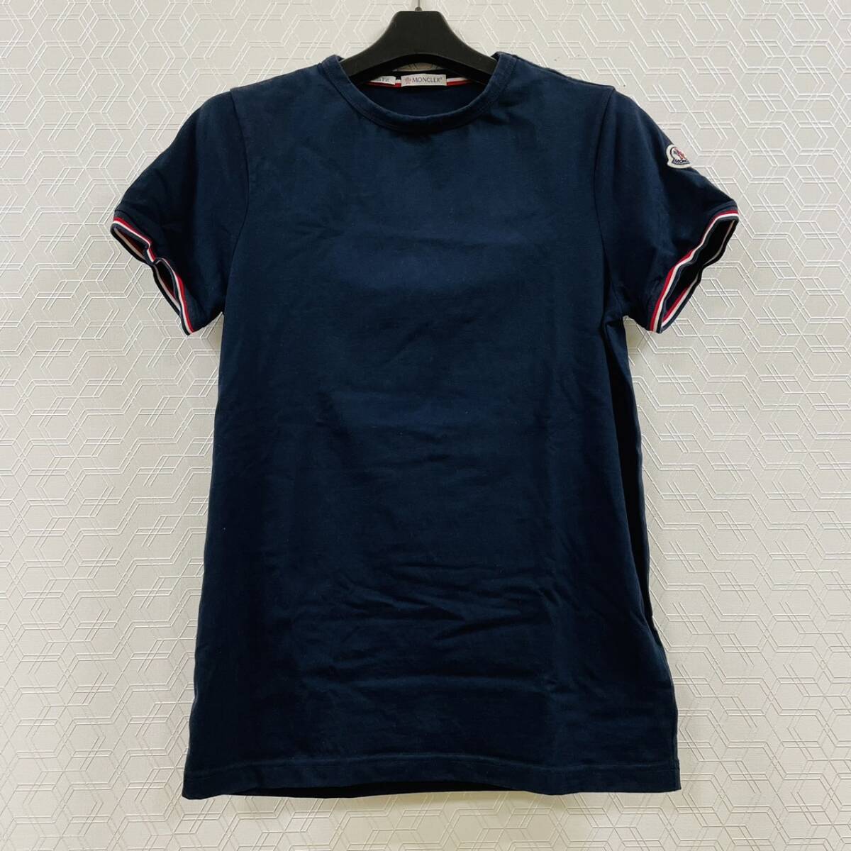 【MIA-9845YN】１円 ～ MONCLER モンクレール カットソー 半袖 Tシャツ SlimFit スリムフィット サイズXS ブランド 古着 長期保管品の画像1