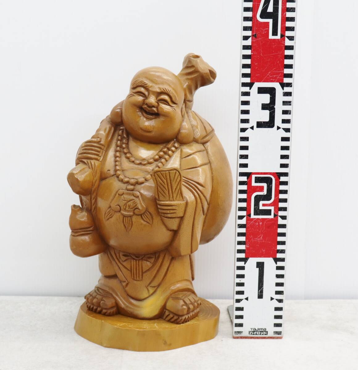 ◆高さ約34cm 木彫り 昭和レトロ｜木製 七福神 布袋 木製置き台セット｜ ｜置物　縁起物 アンティーク 和風置物■O8280_画像2