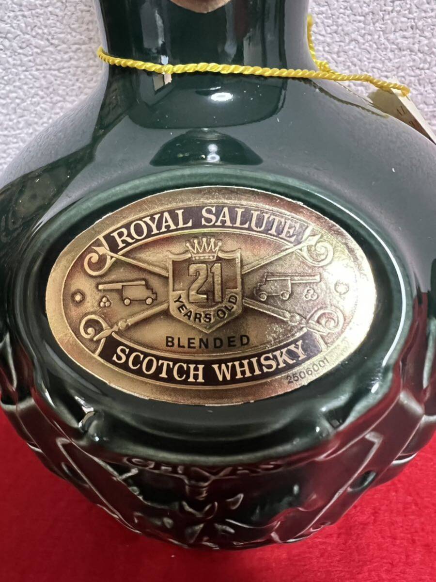 JP1195＊古酒 未開栓品 ROYAL SALUTE ロイヤルサルート 陶器ボトル 1163グラム＊の画像4