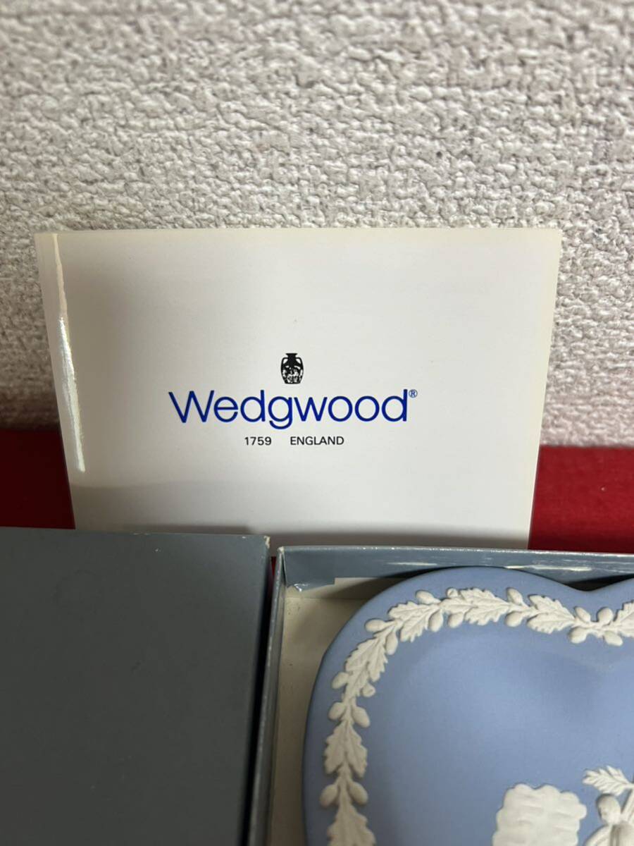 JP1196＊WEDGWOOD ウェッジウッド 小皿 飾り皿 箱付＊の画像3