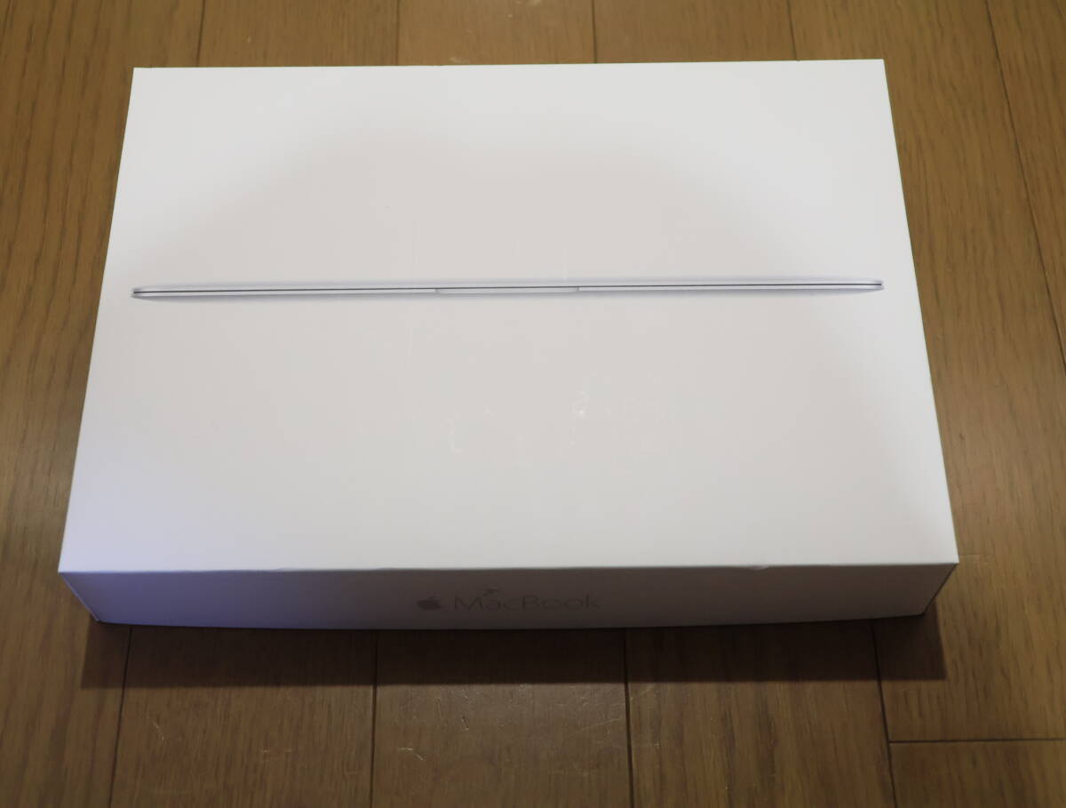 MacBook MLHA2J/A Early2016 12 дюймовый /CoreM3 1.1G/256G/8G/ серебряный 