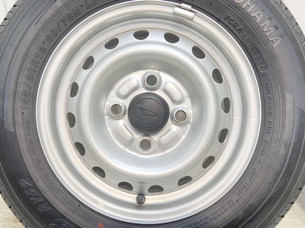 中古タイヤ サマータイヤ ホイールセット 4本セット 145/80R12 80/78LT ダイハツ純正 12x4.0 100-4穴 ヨコハマ JOB RY52_画像6