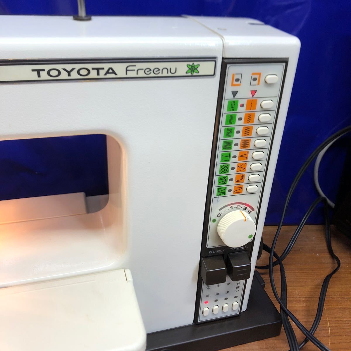 TOYOTA freebie sewing machine model -HZ552 handicraft 