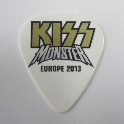 ★キッス KISS エリック・シンガー Eric Singer 2013 Europe Tour ギターピック_画像1