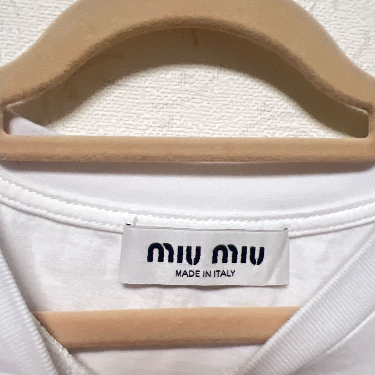 miumiu ロゴ　Tシャツ　Mサイズ　半袖Tシャツ 白　ホワイト　洋服　トップス　