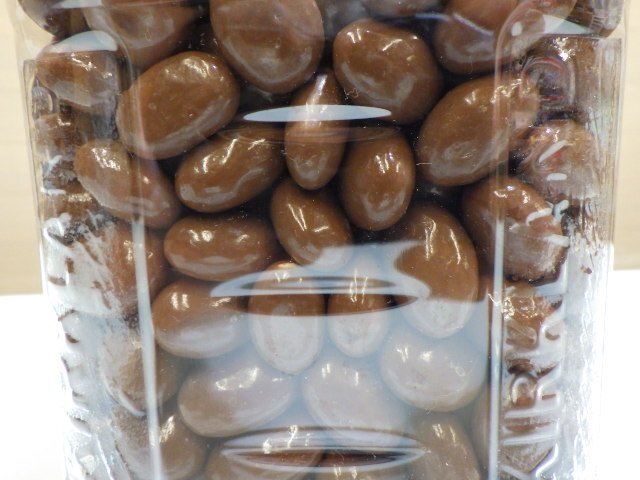 M370-585950 賞味期限2024/11/15 カークランドシグネチャー ミルク チョコレート・アーモンド 1.36kg 程よい甘さ ローストアーモンの画像4