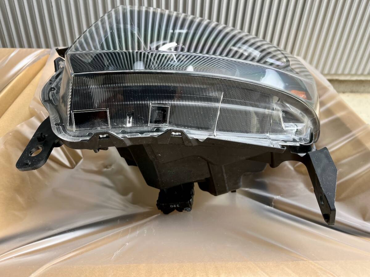 [ secondhand goods ] Honda N-VAN FUN for LED head light (2 year about use )