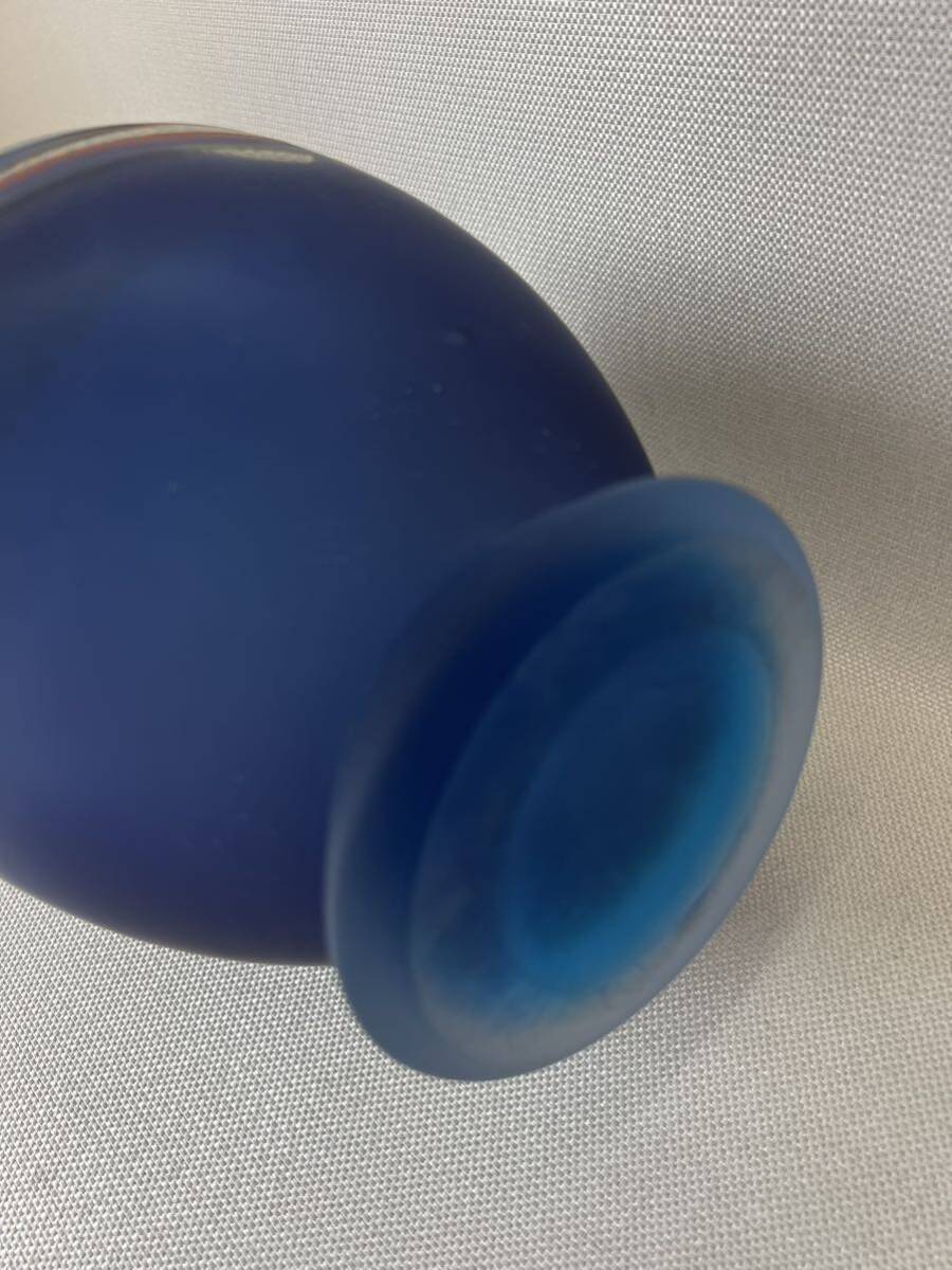金銀彩系　色ガラス　耳付き花瓶　ブルー　重3.5㎏　高32㎝　口径7㎝　底部径10.5㎝_画像8