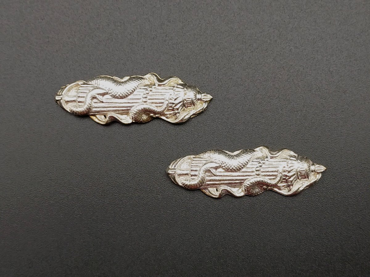 AFM18　目貫　傘と蛇の図　天王法具　銅製　現代作　日本刀装具_画像1