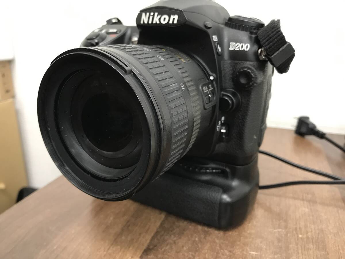 Y82 Nikon ニコン D200 動作確認済み デジタル一眼レフカメラ レンズ付き 専用ベルト・充電アダプター・取扱説明書付きの画像4