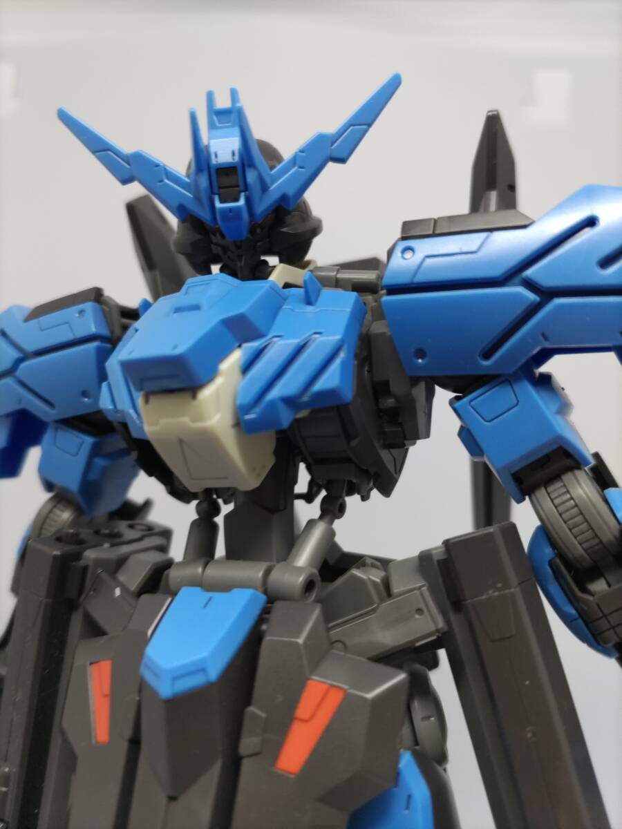 ガンダム鉄血のオルフェンズ 1/100フルメカニクス ガンダムヴィダール 組立済 の画像2