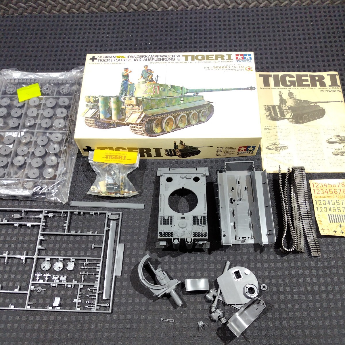 タミヤ 1/35 モーターライズ ドイツ 陸軍重戦車 タイガー1型 小鹿TAMIYA TIGER1 GERMAN PANZERKAMPFWAGEN 難アリキット