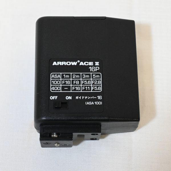 03535 【ジャンク扱い】 ARROW ACE II 16P 外部ストロボ フラッシュ アローエース2 カメラ用品 写真用品 小型_画像4