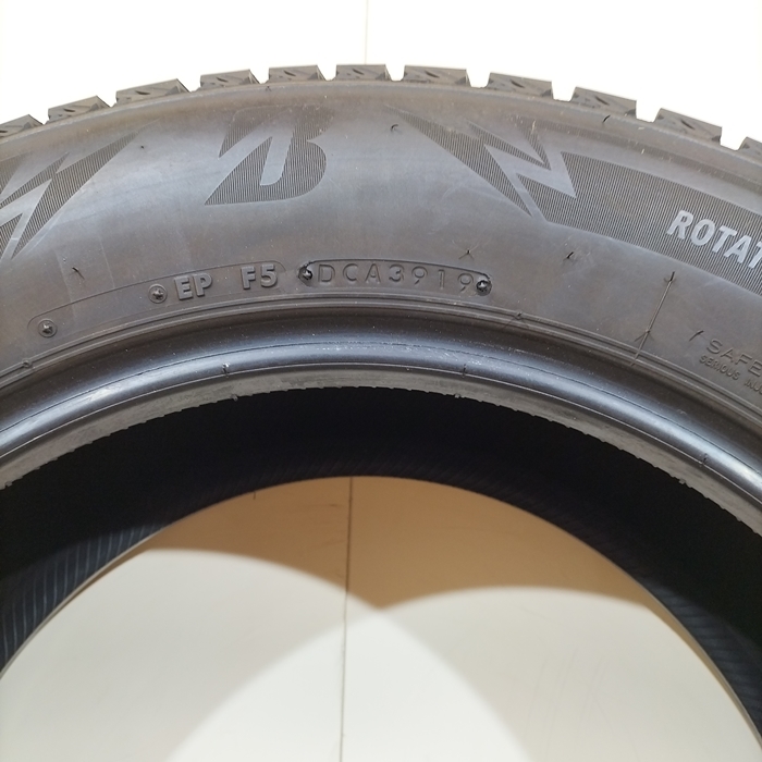 BRIDGESTONE ブリヂストン 225/65R17 102Q BLIZZAK DM-03 スタッドレスタイヤ 冬タイヤ 4本セット [ W2812 ] 中古タイヤ_画像8