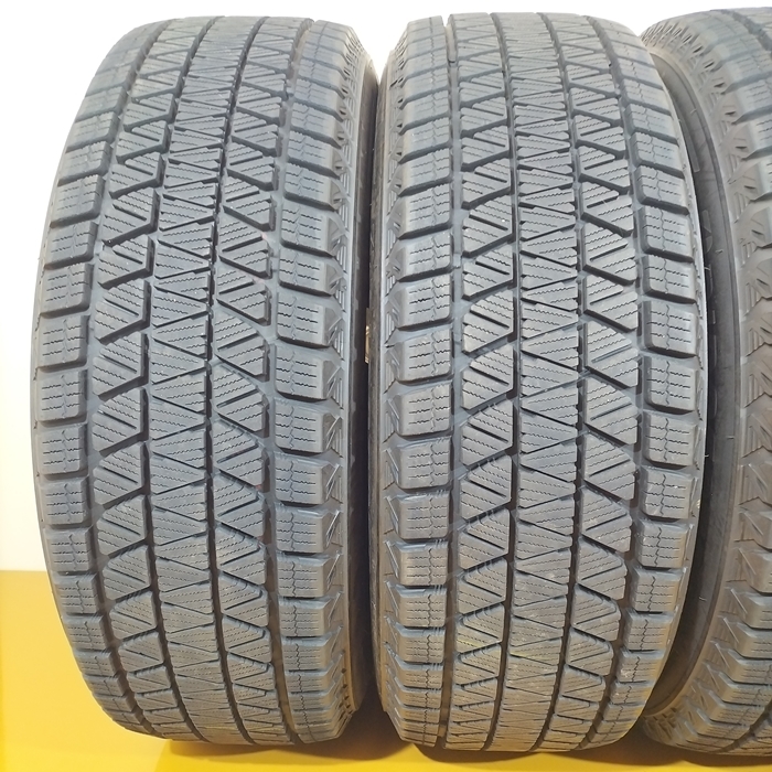 BRIDGESTONE ブリヂストン 225/65R17 102Q BLIZZAK DM-03 スタッドレスタイヤ 冬タイヤ 4本セット [ W2812 ] 中古タイヤ_画像2