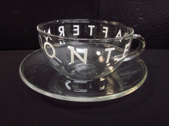t3163 美品 アフタヌーンティー ガラスのカップ＆ソーサー4客セット ロゴ 軽い カフェ風 北欧風 洋食器 Afternoon Teaの画像2
