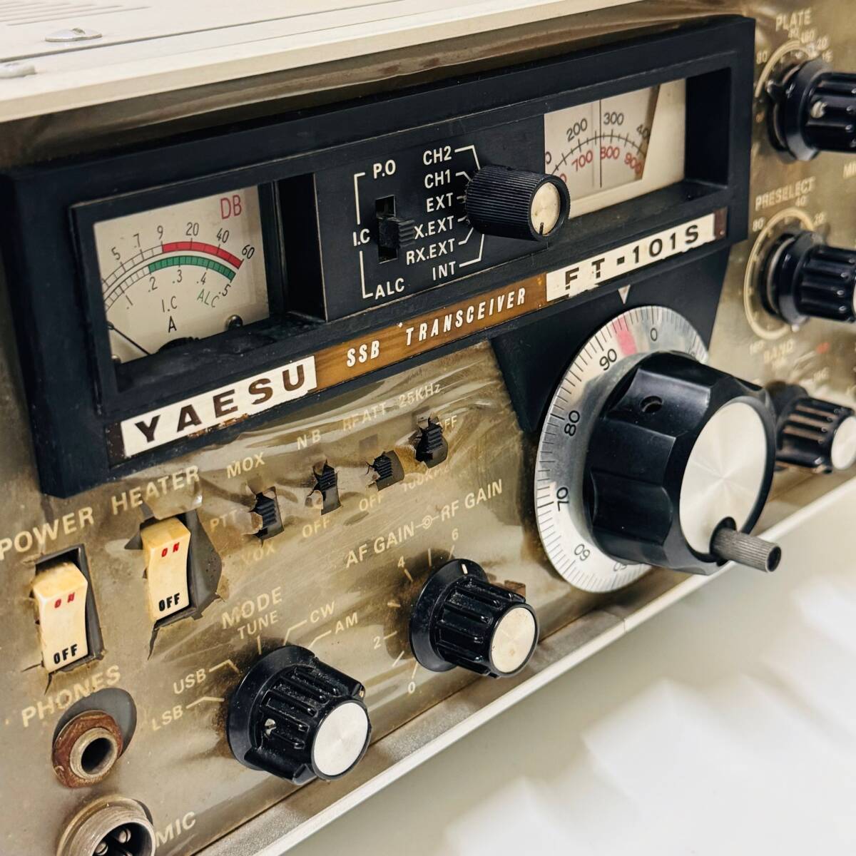 YAESU ヤエス FT-101S アマチュア無線 受信機 15299-B 1円出品 格安 趣味 通信機器 面白い 昭和 レトロ 現状品 動作未確認 コレクション