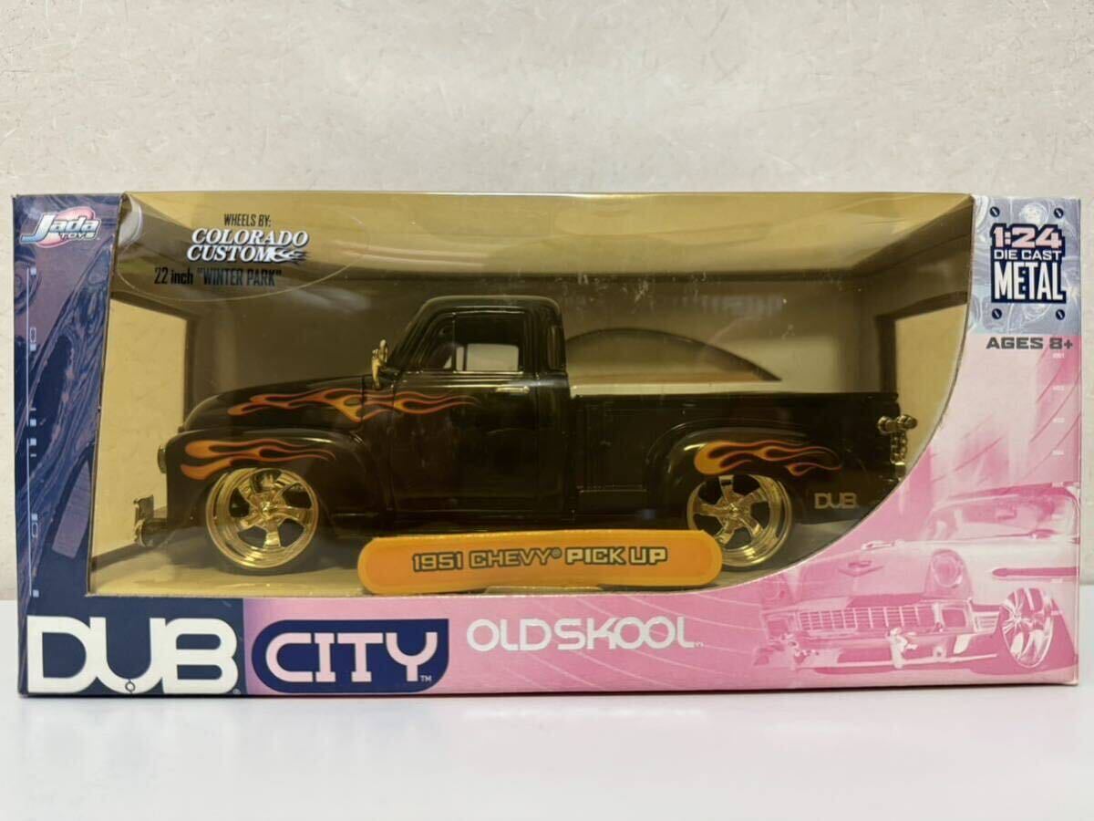  Jada TOYS DUB CITY OLD SKOOL 1951年 CHEVY PICK UP ブラック フレイムス 1/24スケールの画像1