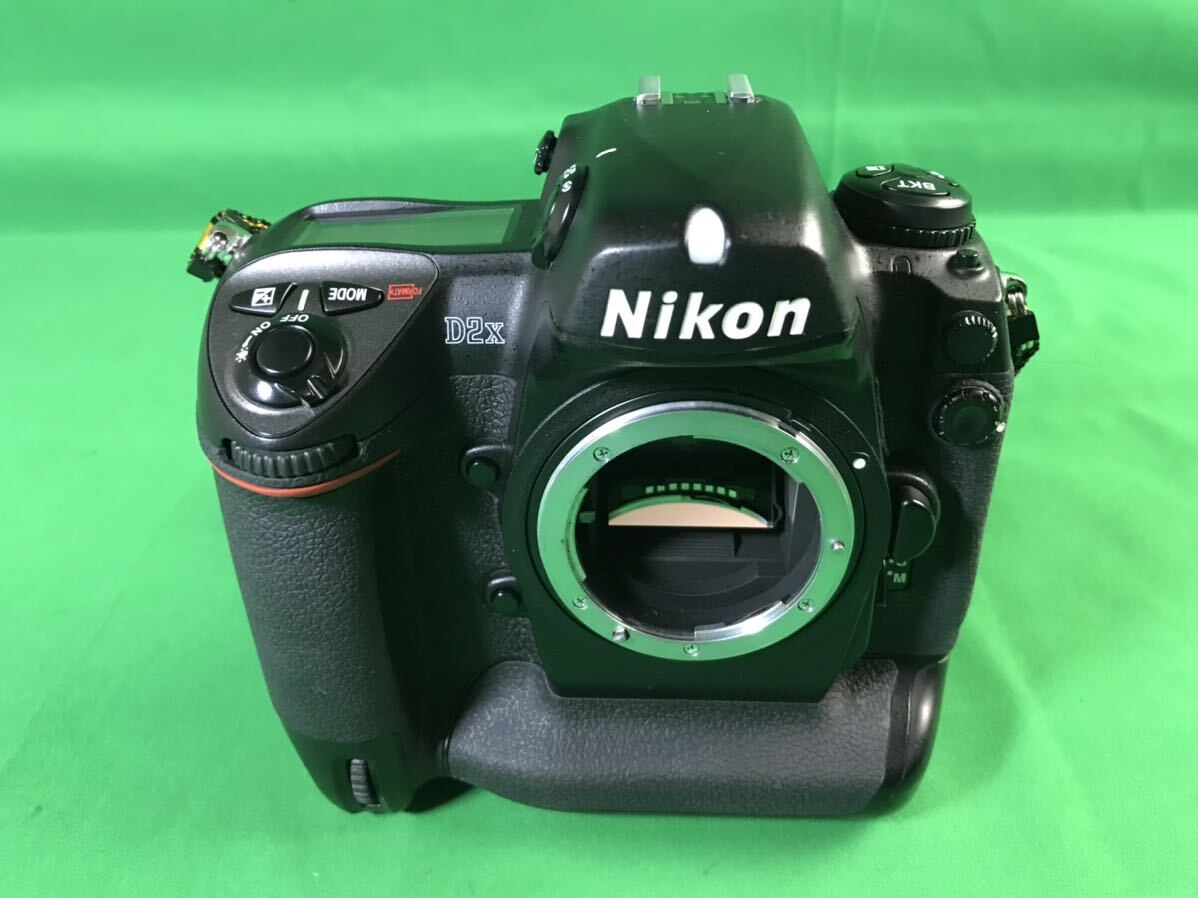 1,000円売切■ 動作未確認 Nikon D2x レンズ 1:2.8 80-200mm 1:4-5.6 70-300mm 1:2.8 28-70mm ストロボ おまとめ okoy-2607285-345★N1208の画像2