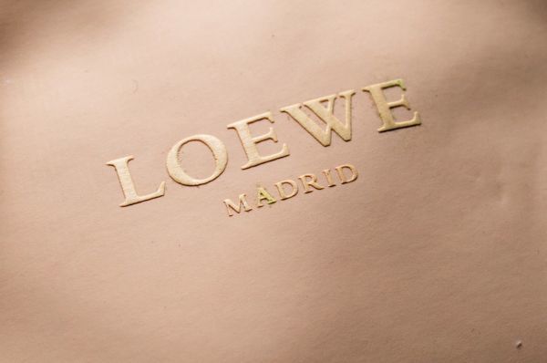 33 新品未使用本物 LOEWE ロエベ　ノベルティポーチ_画像4