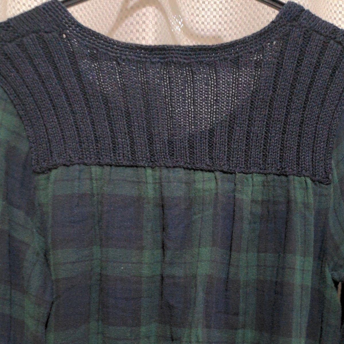 綿ガーゼ 緑チェック柄チュニック　胸元と袖口に紺色サマーニット編み切り替えデザイン
