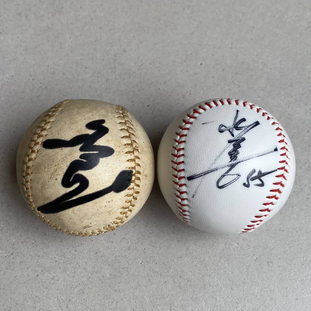  gold rice field regular one pine . preeminence . autograph ball autograph Yomiuri Giants . person Professional Baseball player baseball 